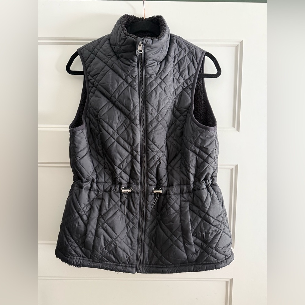 Time and Tru Women's Black Quilted Vest